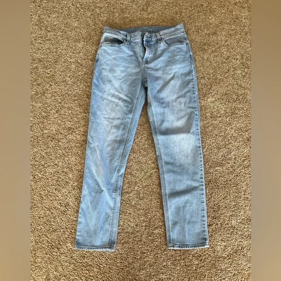 Old Navy Women's WOW Boyfriend Light Blue Straight Leg Jeans - Picture 3 of 5
